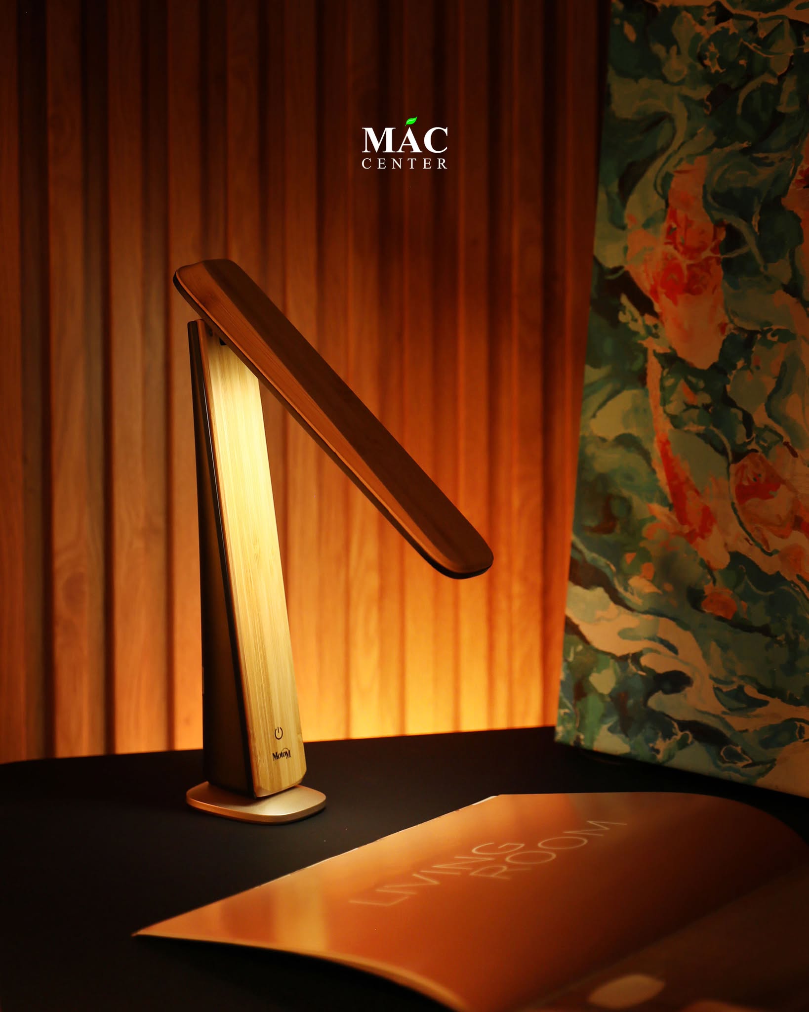 Đèn bàn Motom GST017B