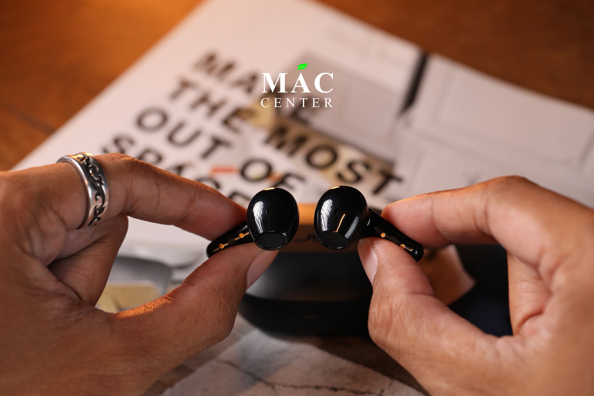 Tai nghe JLab J1 Open Pods Black