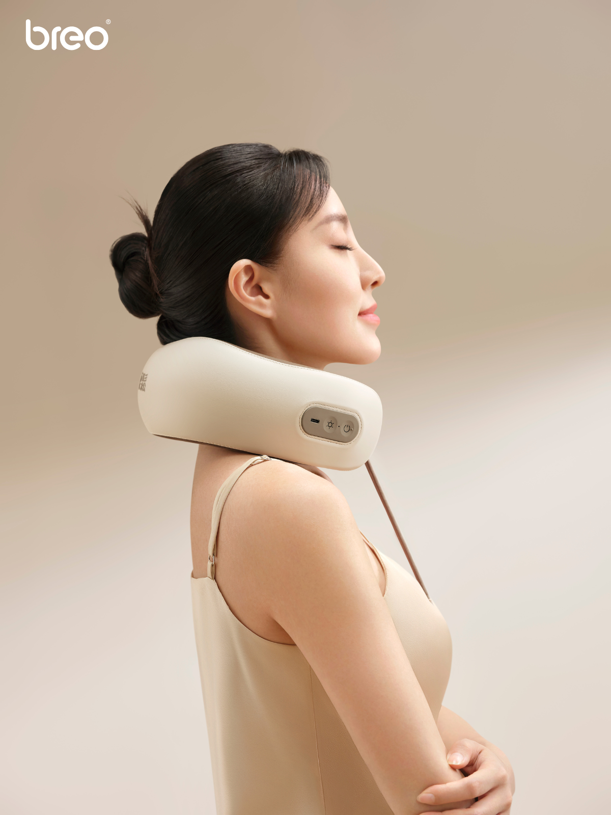 Máy massage cổ Breo C1