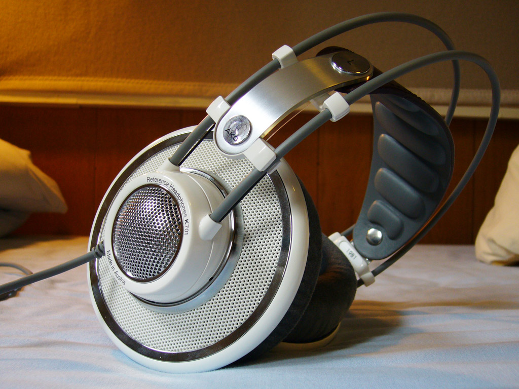 Tai nghe AKG K701